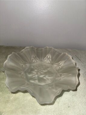 Federal Glass Pioneer Ruffle Bowl Crimped Edges, Clear Satin Finish